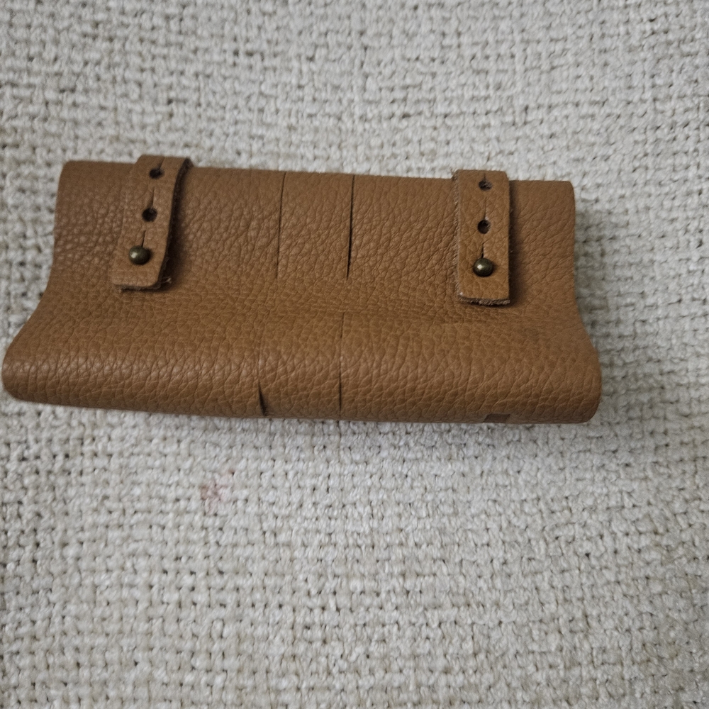 THIS IS GROUND Tan Leather Cordito Cord Wrap  Roll-Up Case. Tech.